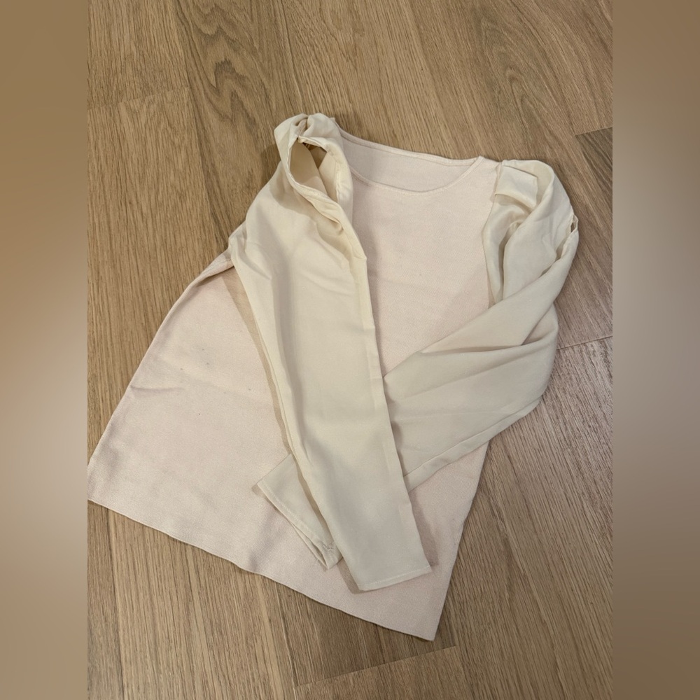Reformation Cream long sleeves top